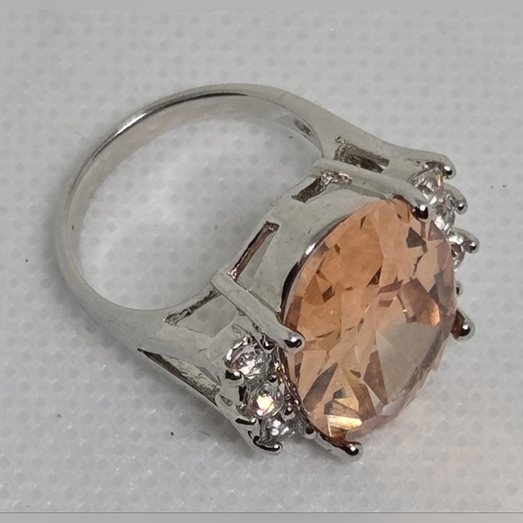 Elegant Silver and Orange Gemstone Ring - Picture 7 of 9